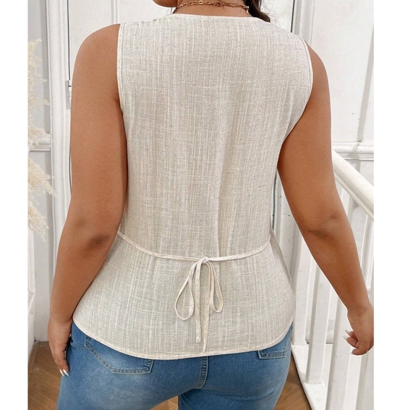 Plus Linen Button Down Sleeveless Minimalist Tank Top - Picture 7 of 9